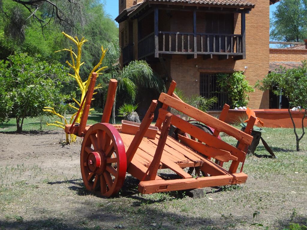 Las Curiosas Hotel Avia Terai Екстериор снимка