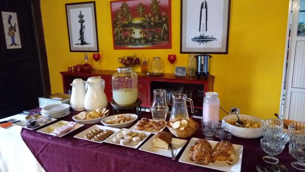 Las Curiosas Hotel Avia Terai Екстериор снимка