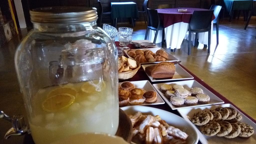 Las Curiosas Hotel Avia Terai Екстериор снимка
